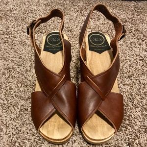 Sven No 6 Leather Strap Wooden Clogs